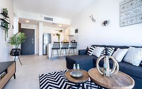 Modern 1Bdr In Central Area
